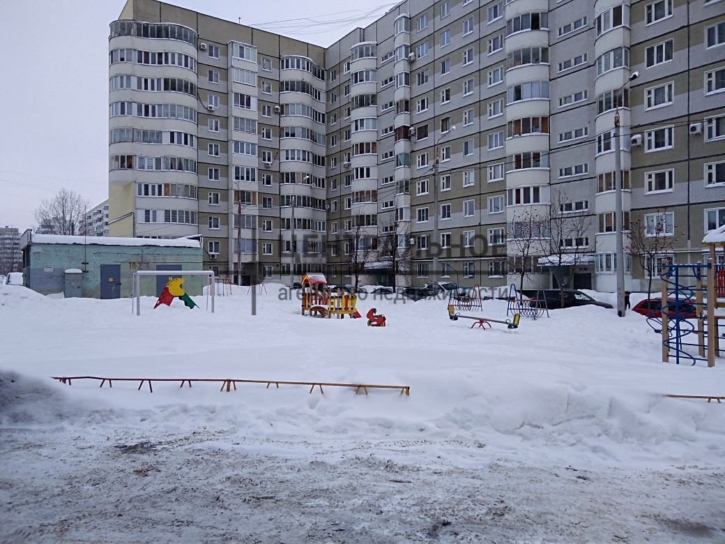 Респ. Татарстан, г. Казань, ул. Ноксинский Спуск, д. 14А-придомовая территория