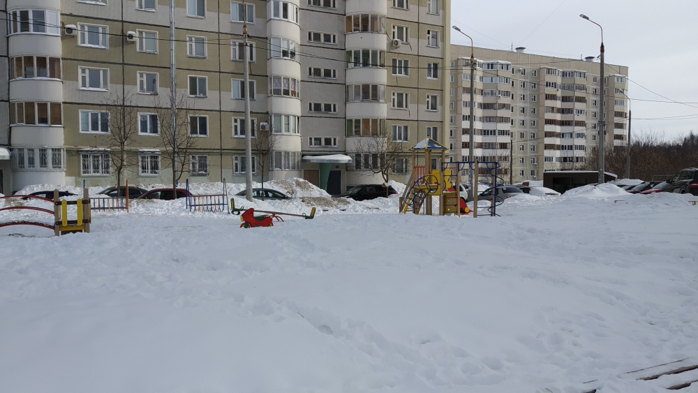 Респ. Татарстан, г. Казань, ул. Ноксинский Спуск, д. 14А-придомовая территория