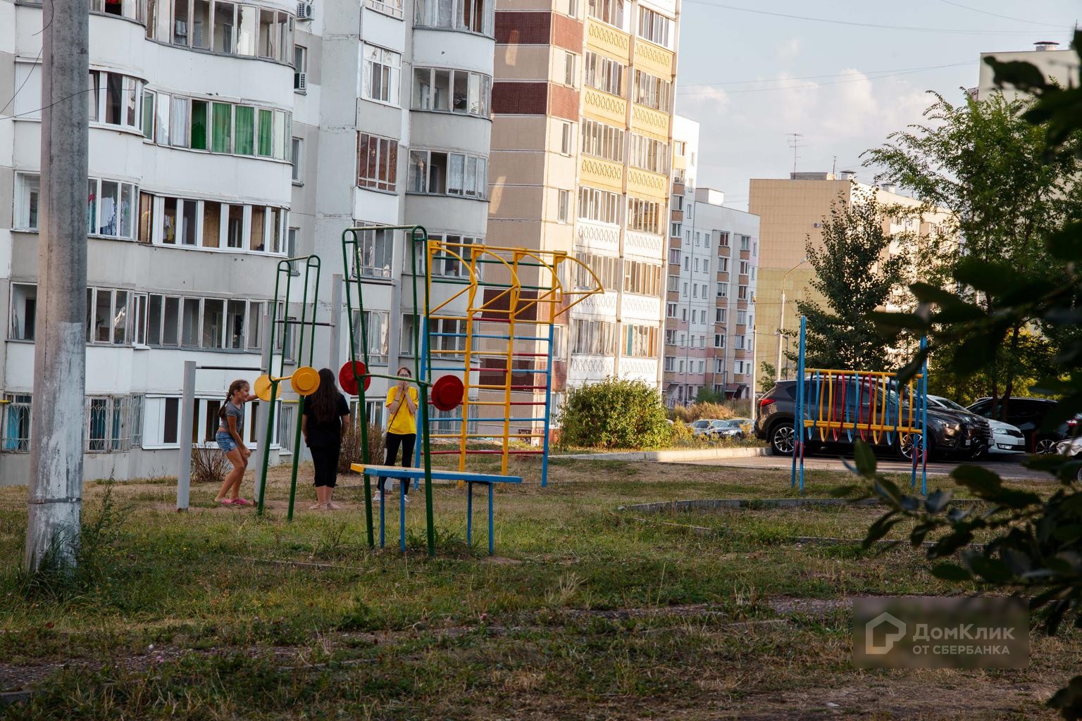 Респ. Татарстан, г. Казань, ул. Ноксинский Спуск, д. 27-придомовая территория