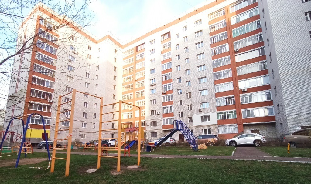 Респ. Татарстан, г. Казань, ул. Патриса Лумумбы, д. 64-фасад здания