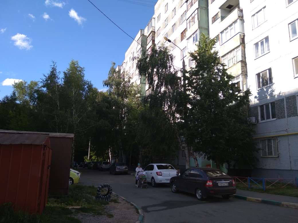 Респ. Татарстан, г. Казань, пр-кт. Победы, д. 22-придомовая территория