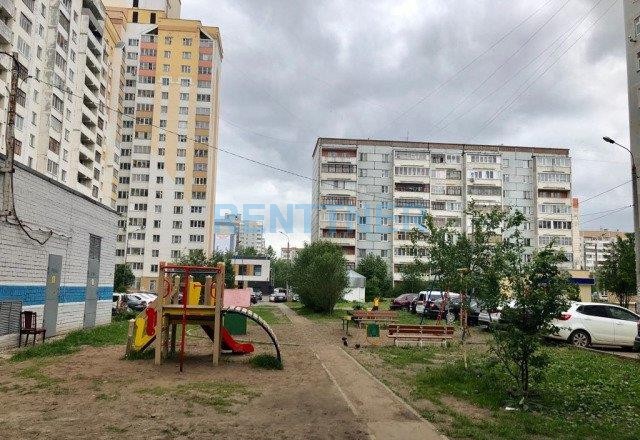 Респ. Татарстан, г. Казань, пр-кт. Победы, д. 78-придомовая территория