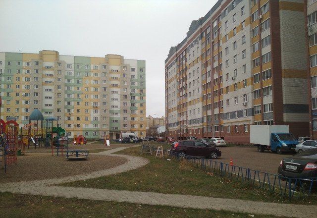 Респ. Татарстан, г. Казань, пр-кт. Победы, д. 224-придомовая территория