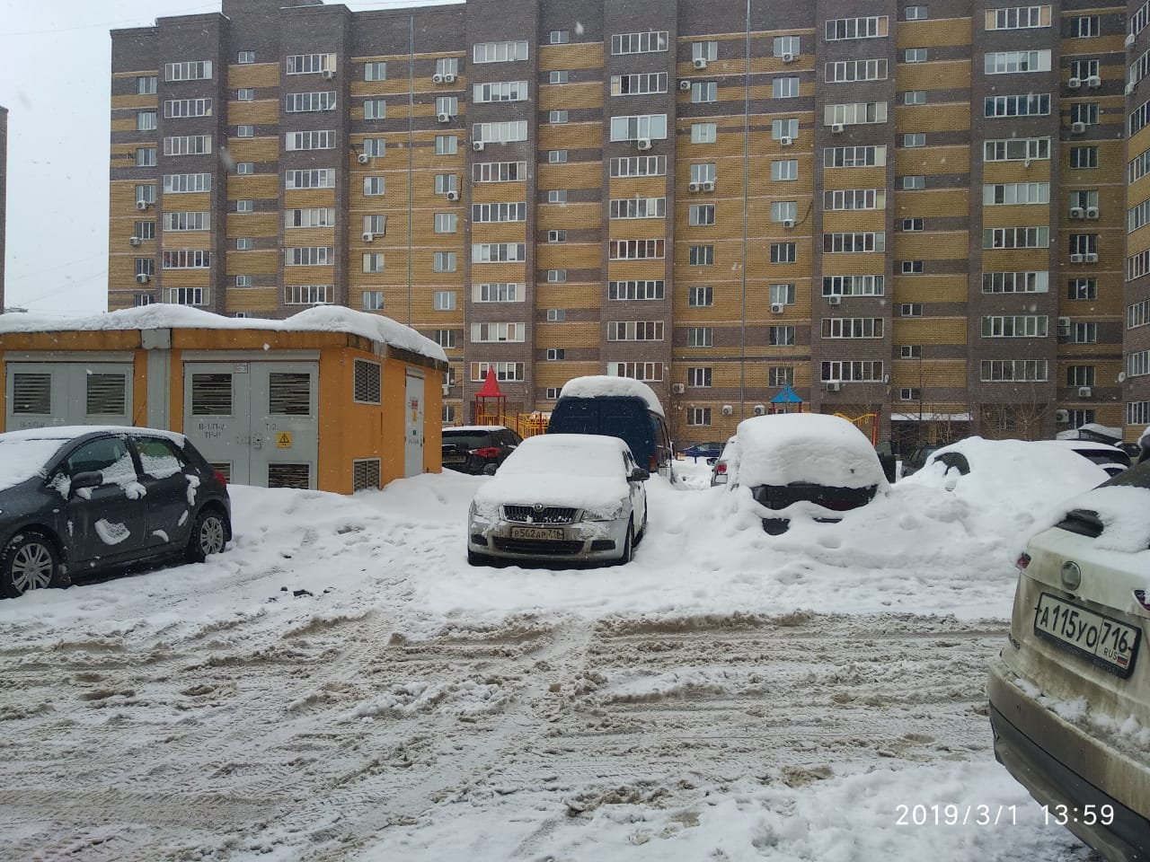 Респ. Татарстан, г. Казань, ул. Серова, д. 22-придомовая территория