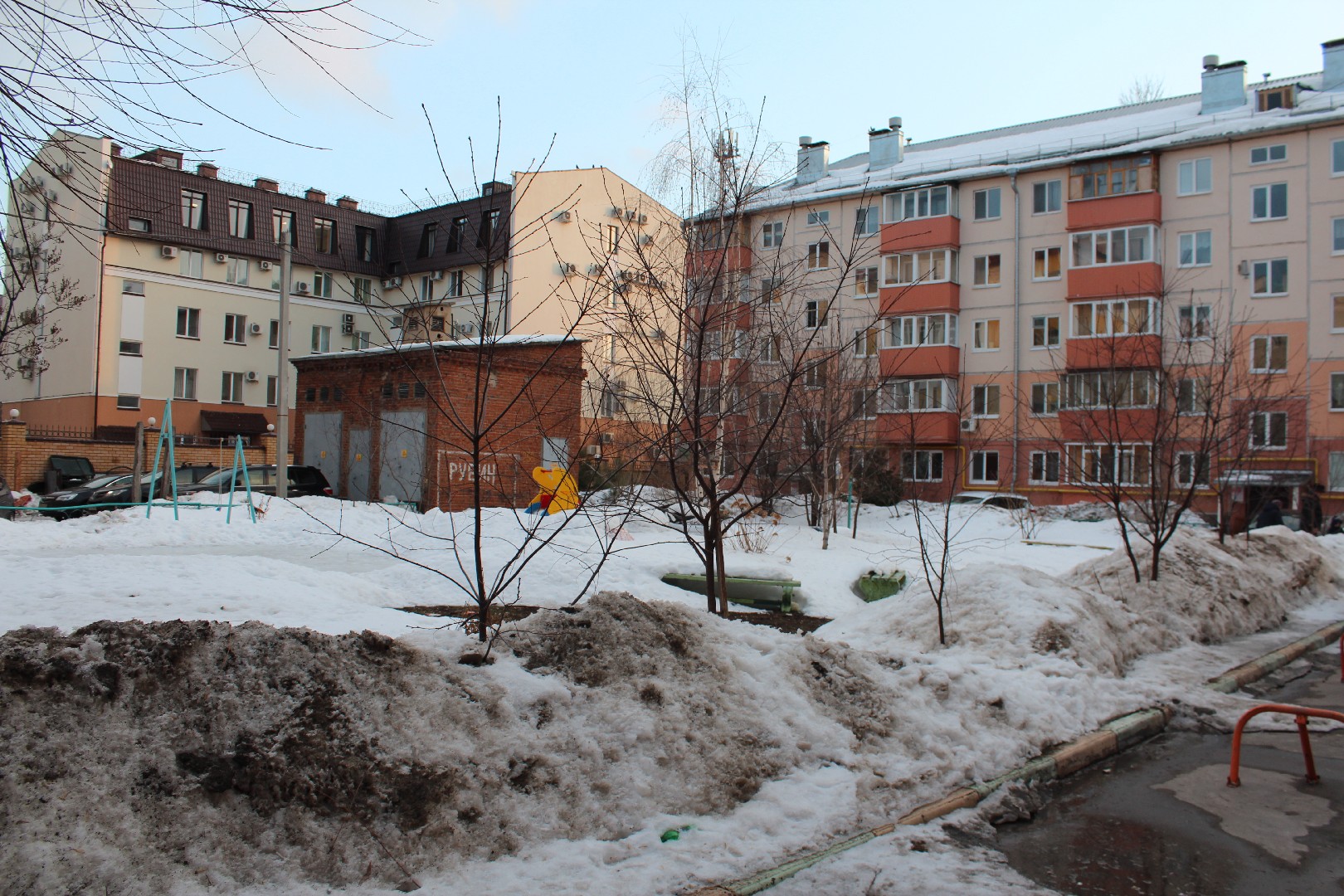 Респ. Татарстан, г. Казань, ул. Спартаковская, д. 21А-придомовая территория