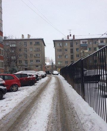 Респ. Татарстан, г. Казань, ул. Толбухина, д. 11-придомовая территория