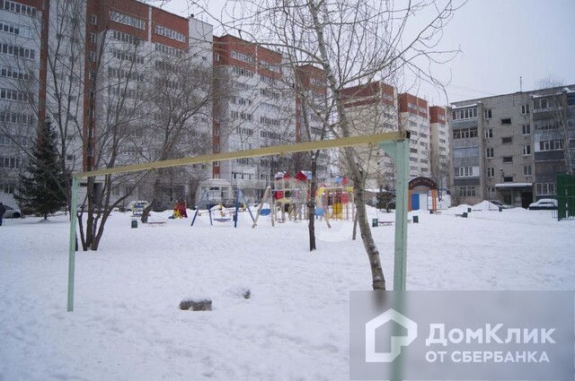 Респ. Татарстан, г. Казань, ул. Хусаина Мавлютова, д. 40-придомовая территория