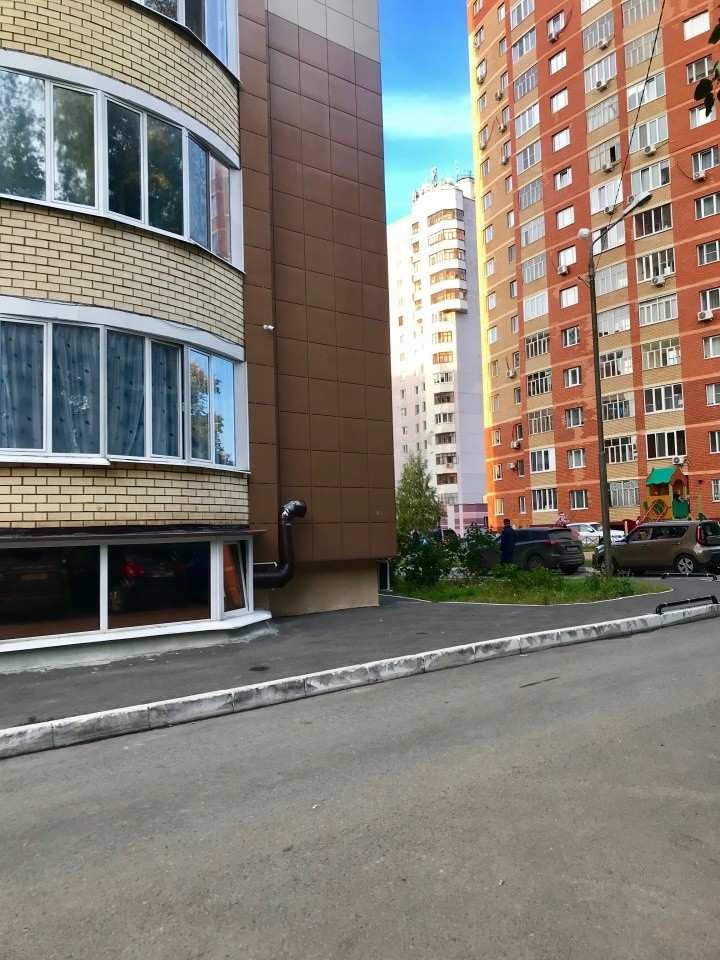 Респ. Татарстан, г. Казань, ул. Юлиуса Фучика, д. 2Б-придомовая территория