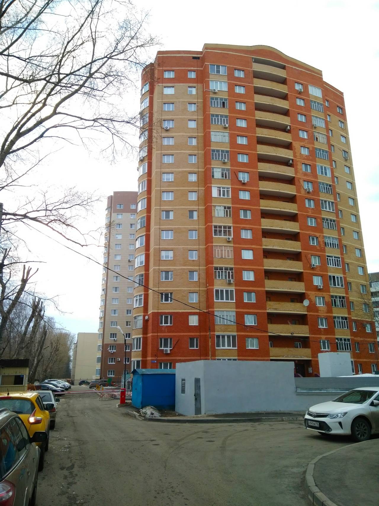 Респ. Татарстан, г. Казань, ул. Юлиуса Фучика, д. 8Б-фасад здания