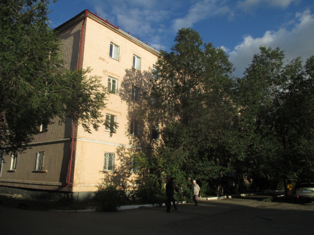 Респ. Тыва, г. Кызыл, ул. Гагарина, д. 12-фасад здания