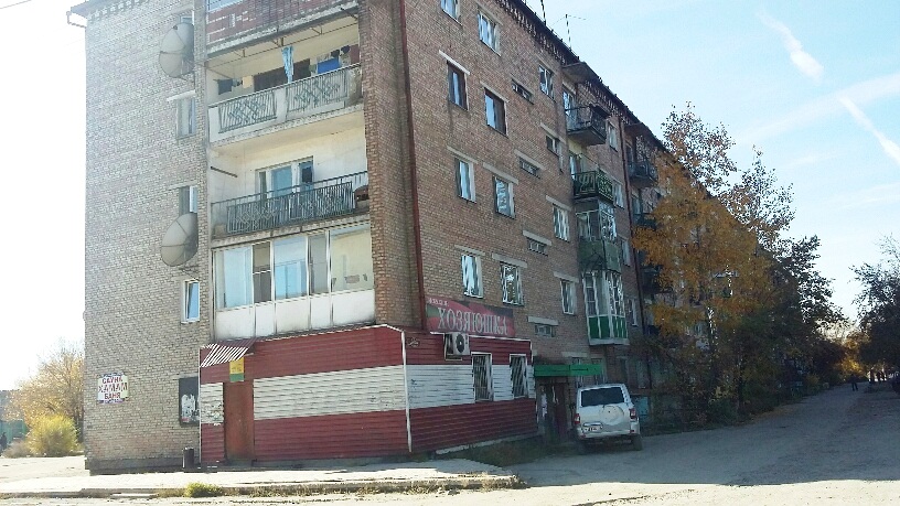Респ. Тыва, г. Кызыл, ул. Дружбы, д. 1/3-фасад здания