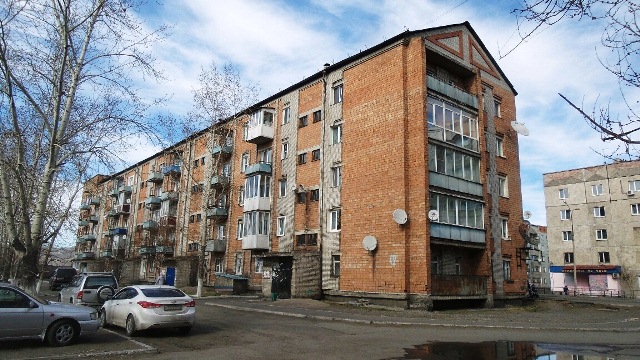 Респ. Тыва, г. Кызыл, ул. Ооржака Лопсанчапа, д. 42-фасад здания