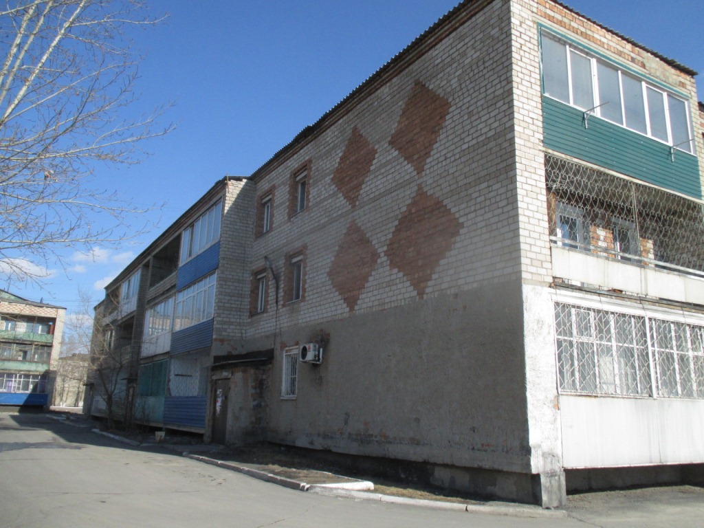 Респ. Тыва, г. Кызыл, ул. Правобережная, д. 50-фасад здания
