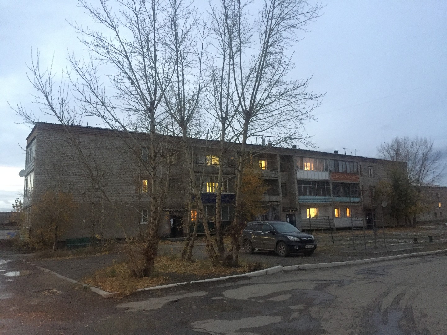 Респ. Тыва, г. Кызыл, ул. Правобережная, д. 52-фасад здания