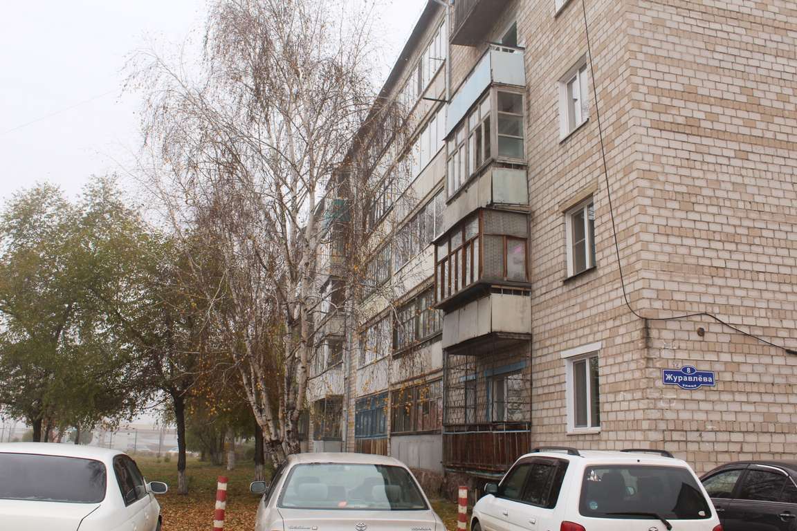 Респ. Хакасия, г. Абакан, ул. Журавлева, д. 8-фасад здания