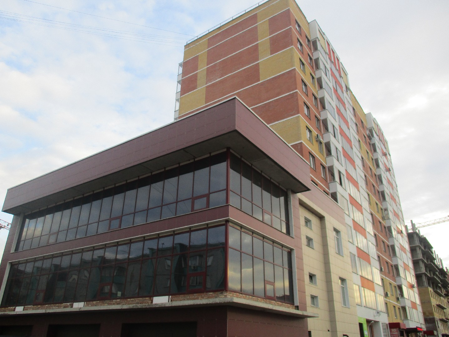 Респ. Хакасия, г. Абакан, ул. Кирова, д. 122-фасад здания