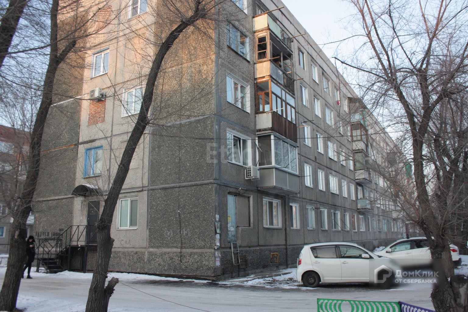 Респ. Хакасия, г. Абакан, ул. Комарова, д. 4-фасад здания