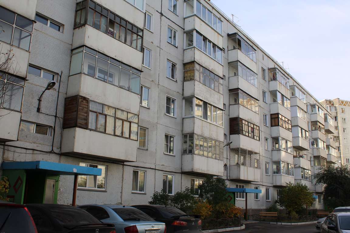 Респ. Хакасия, г. Абакан, ул. Комарова, д. 16-фасад здания