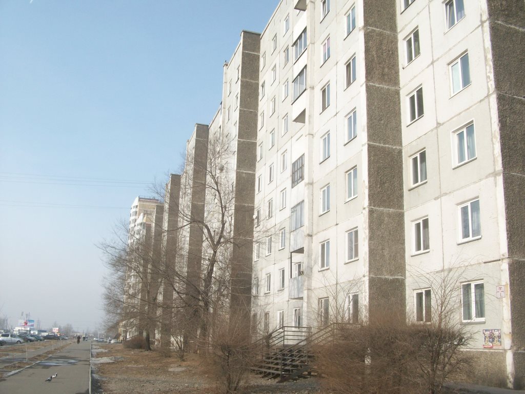 Респ. Хакасия, г. Абакан, ул. Крылова, д. 81-фасад здания