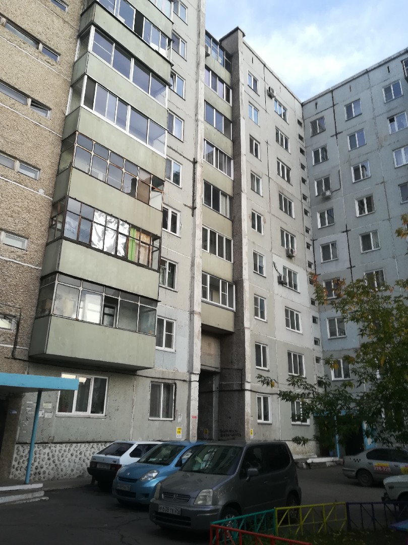 Респ. Хакасия, г. Абакан, ул. Крылова, д. 82-фасад здания