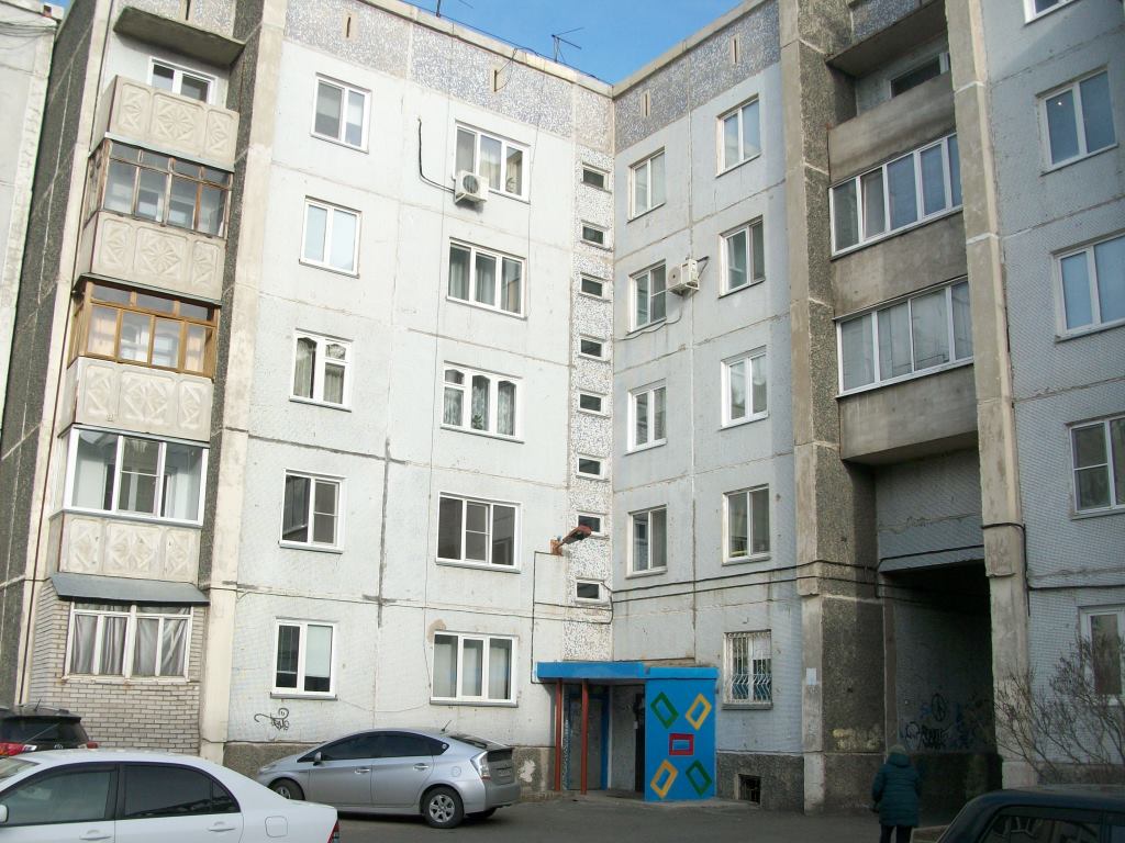 Респ. Хакасия, г. Абакан, ул. Крылова, д. 96-фасад здания