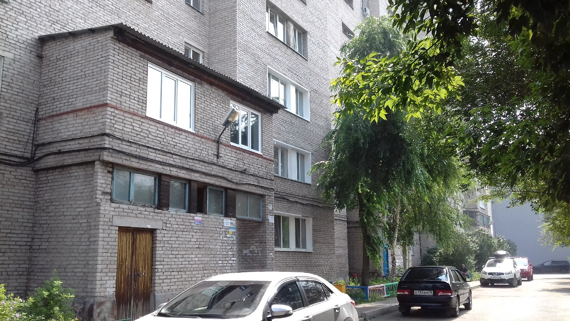 Респ. Хакасия, г. Абакан, ул. Ломоносова, д. 16-фасад здания
