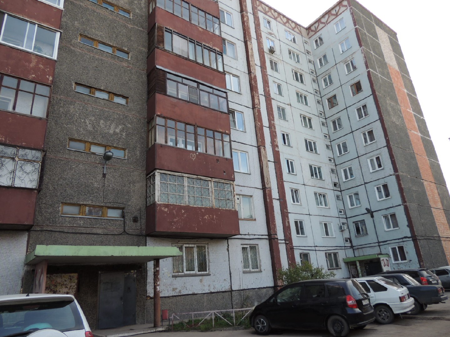 Респ. Хакасия, г. Абакан, ул. Маршала Жукова, д. 3-фасад здания