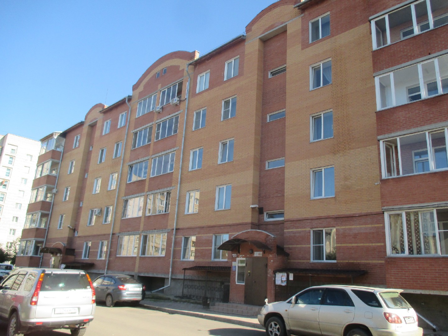 Респ. Хакасия, г. Абакан, ул. Маршала Жукова, д. 86б-фасад здания