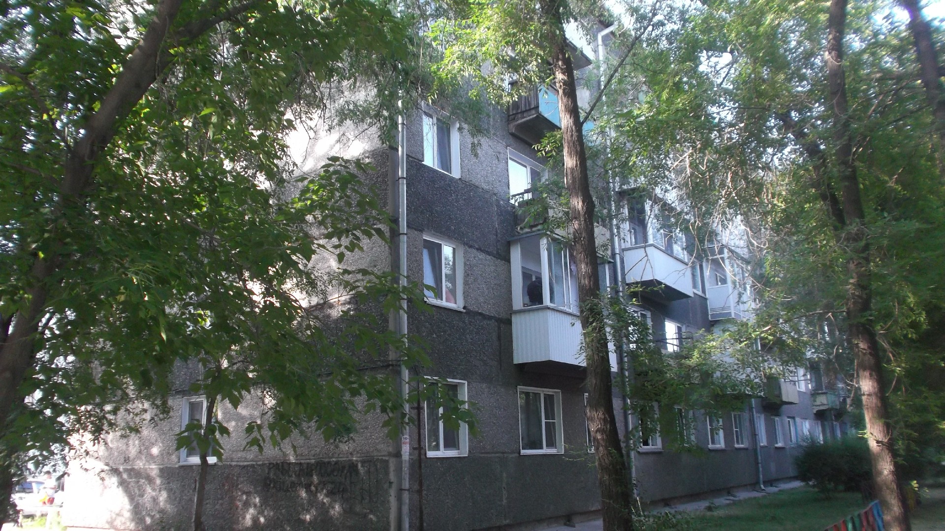 Респ. Хакасия, г. Абакан, ул. Пирятинская, д. 6-фасад здания