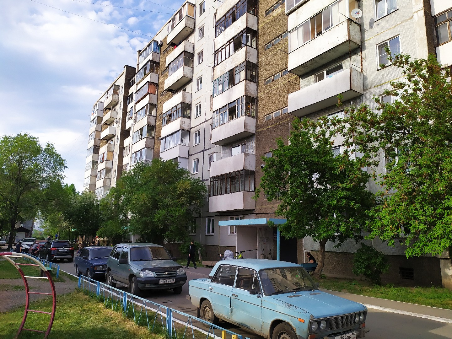 Респ. Хакасия, г. Абакан, ул. Пушкина, д. 25-фасад здания