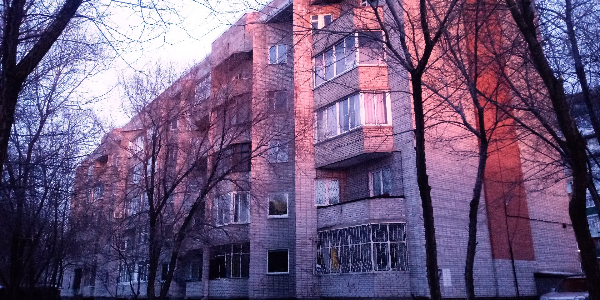 Респ. Хакасия, г. Абакан, ул. Стофато, д. 7-фасад здания