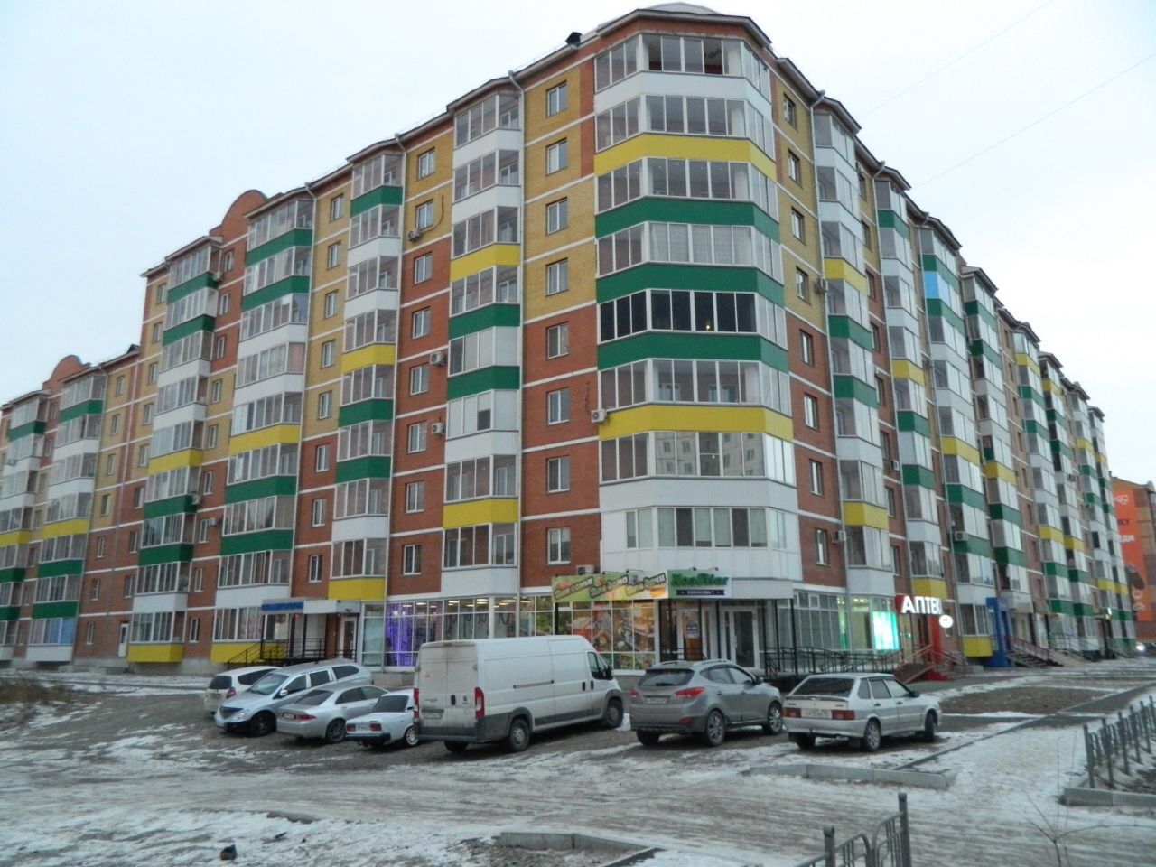 Респ. Хакасия, г. Абакан, ул. Торосова, д. 7-фасад здания