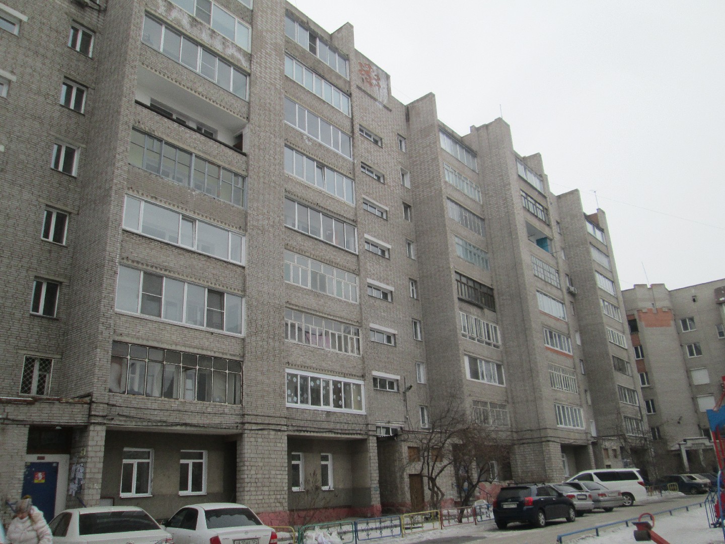Респ. Хакасия, г. Абакан, ул. Чертыгашева, д. 120-фасад здания