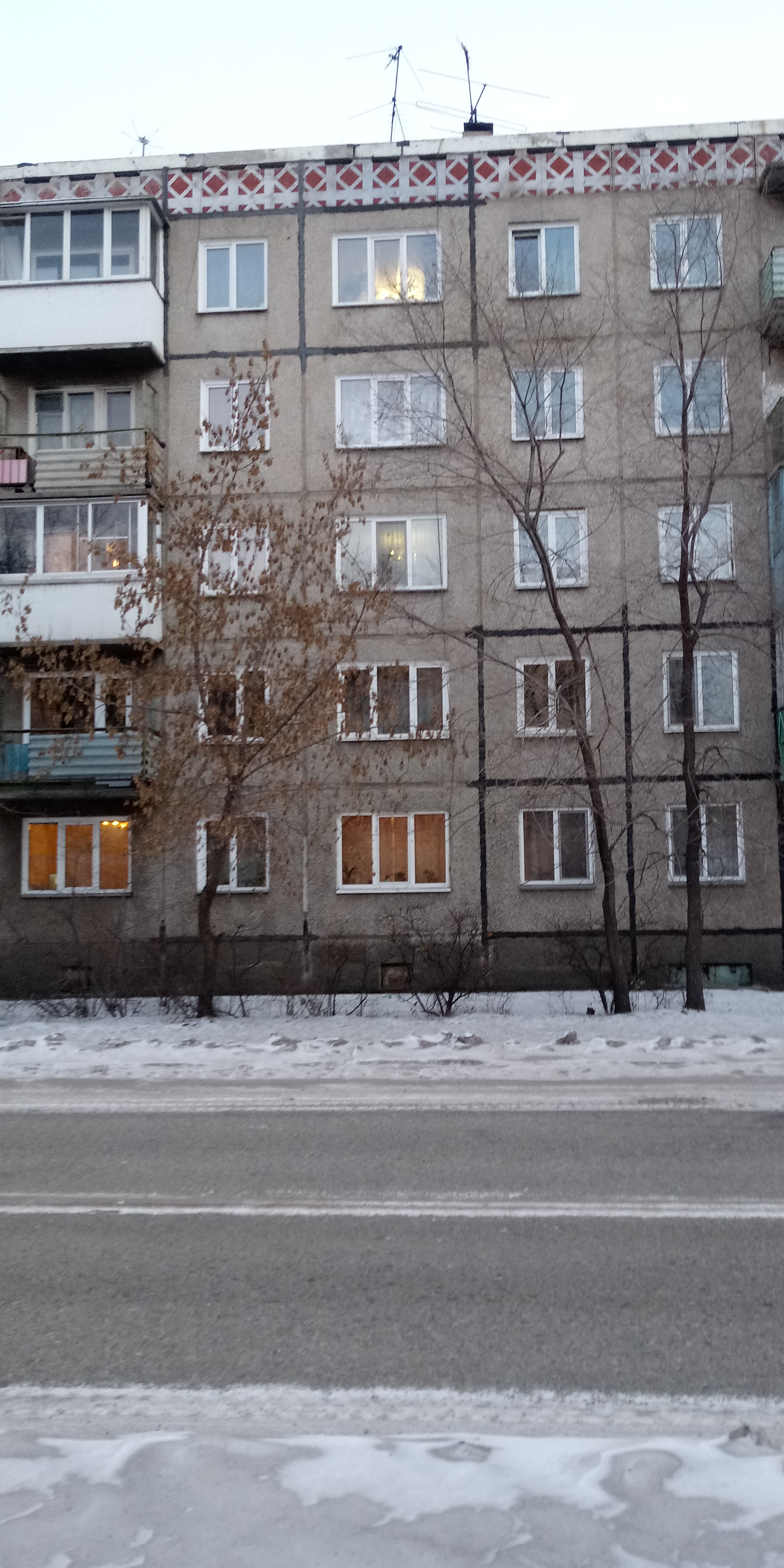 Респ. Хакасия, г. Черногорск, ул. Пушкина, д. 26-фасад здания