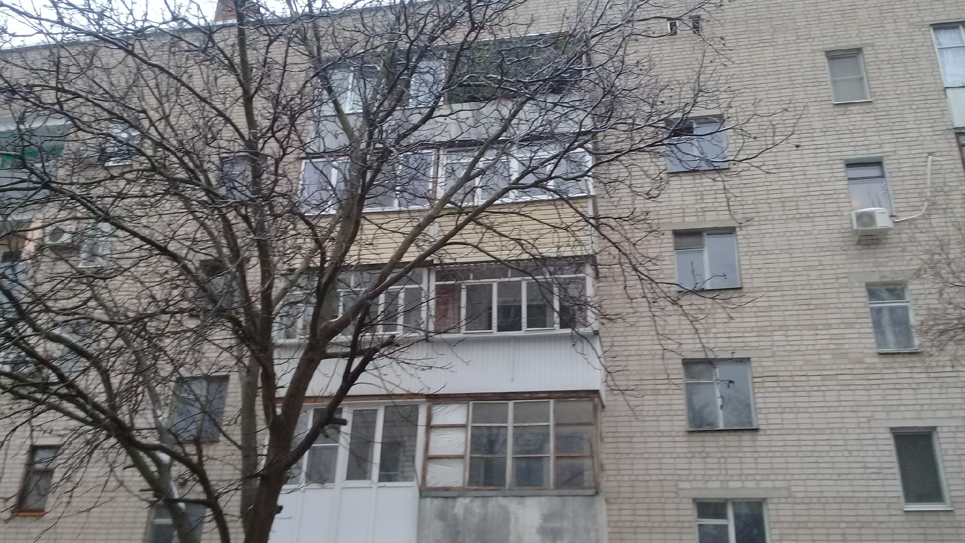 обл. Ростовская, г. Азов, ул. Инзенская, д. 11А-фасад здания