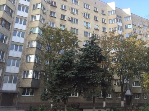 обл. Ростовская, г. Азов, ул. Московская, д. 76-фасад здания