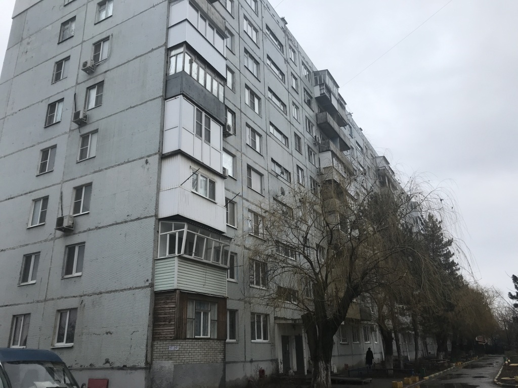 обл. Ростовская, г. Азов, ул. Пушкина, д. 112-фасад здания