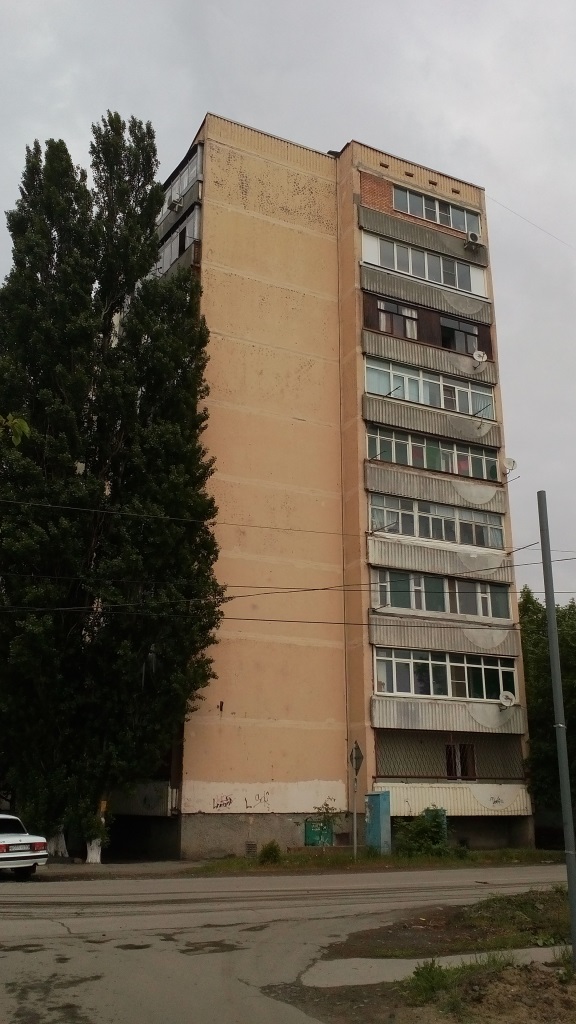 обл. Ростовская, г. Батайск, ул. Ворошилова, д. 191-фасад здания