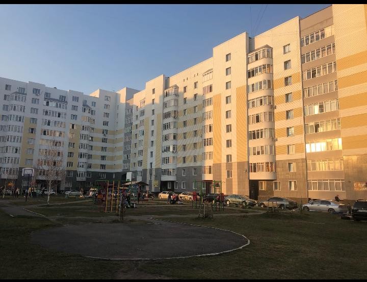 край. Алтайский, г. Новоалтайск, ул. 7 микрорайон, д. 5-фасад здания