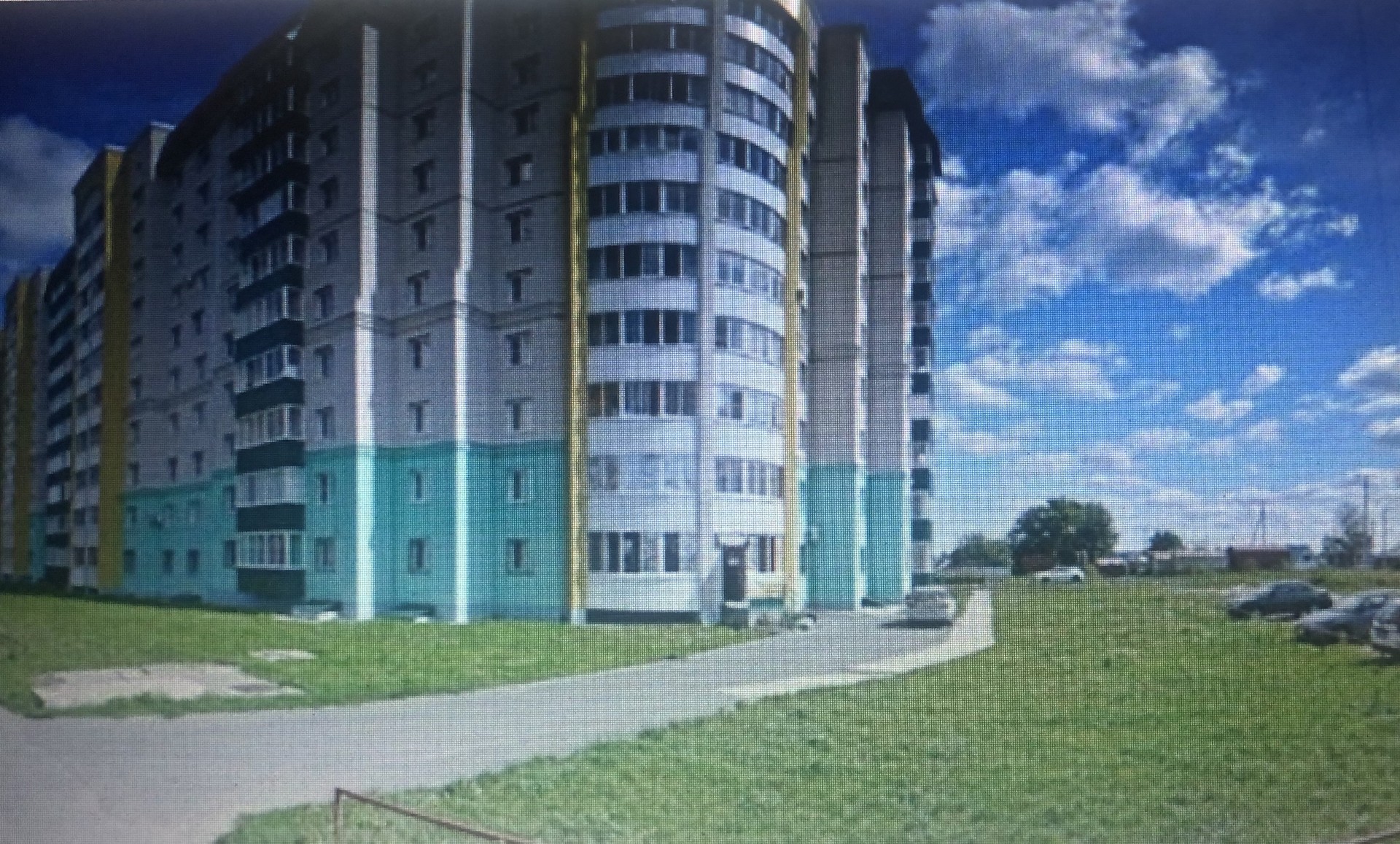край. Алтайский, г. Новоалтайск, ул. 8 микрорайон, д. 22-фасад здания