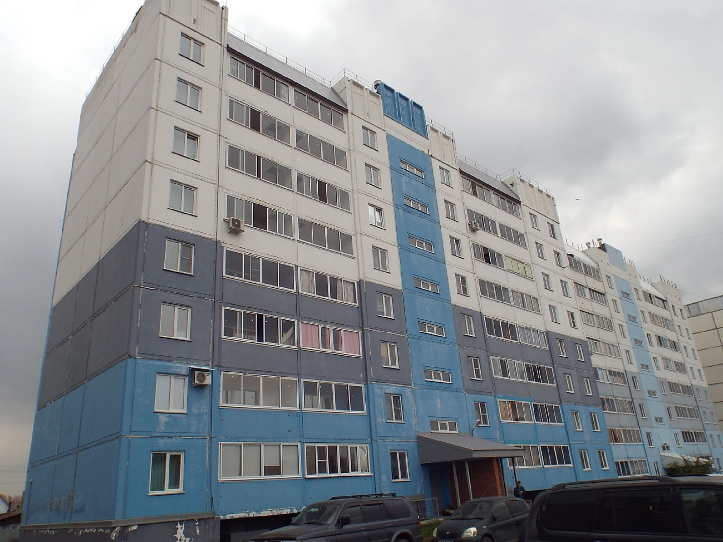 край. Алтайский, г. Новоалтайск, ул. Анатолия, д. 9в-фасад здания