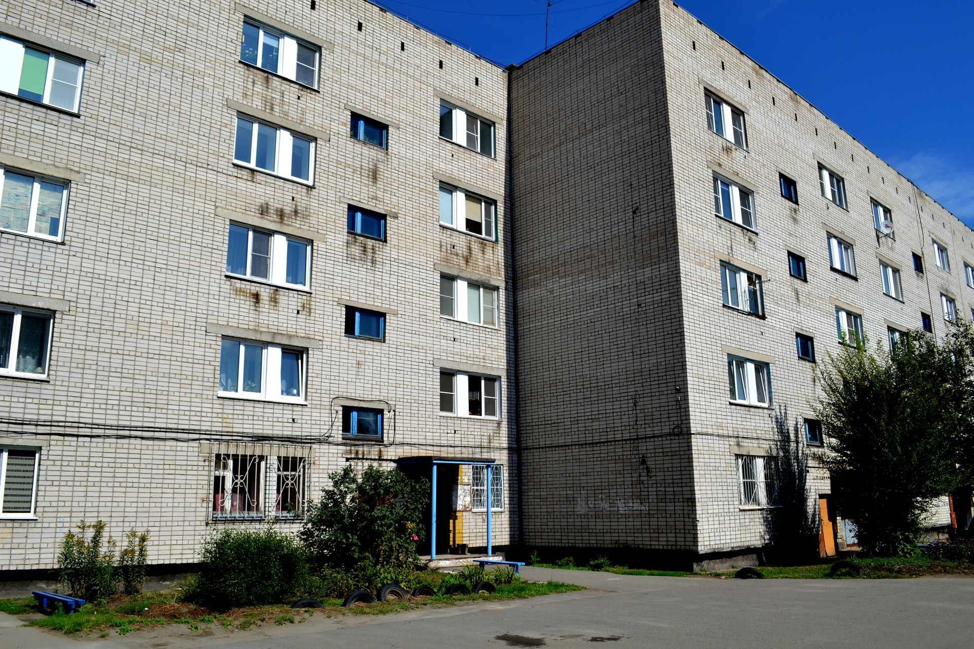 край. Алтайский, г. Новоалтайск, ул. Анатолия, д. 41-фасад здания