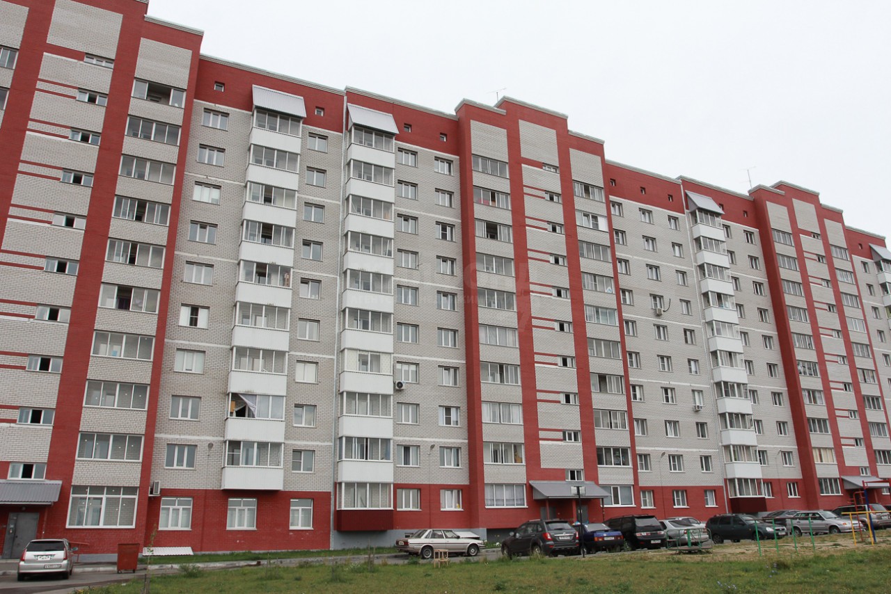 край. Алтайский, г. Новоалтайск, ул. Анатолия, д. 92-фасад здания