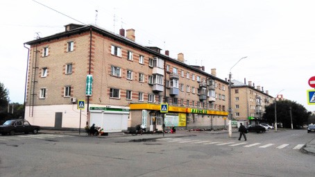 край. Алтайский, г. Новоалтайск, ул. Гагарина, д. 4-фасад здания