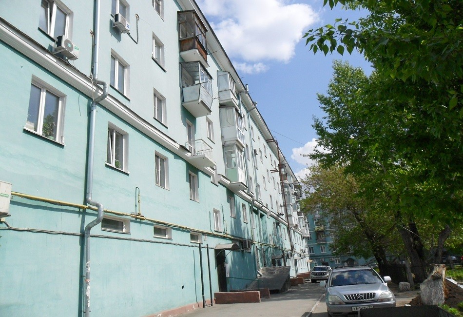 край. Алтайский, г. Барнаул, ул. Брестская, д. 11-фасад здания