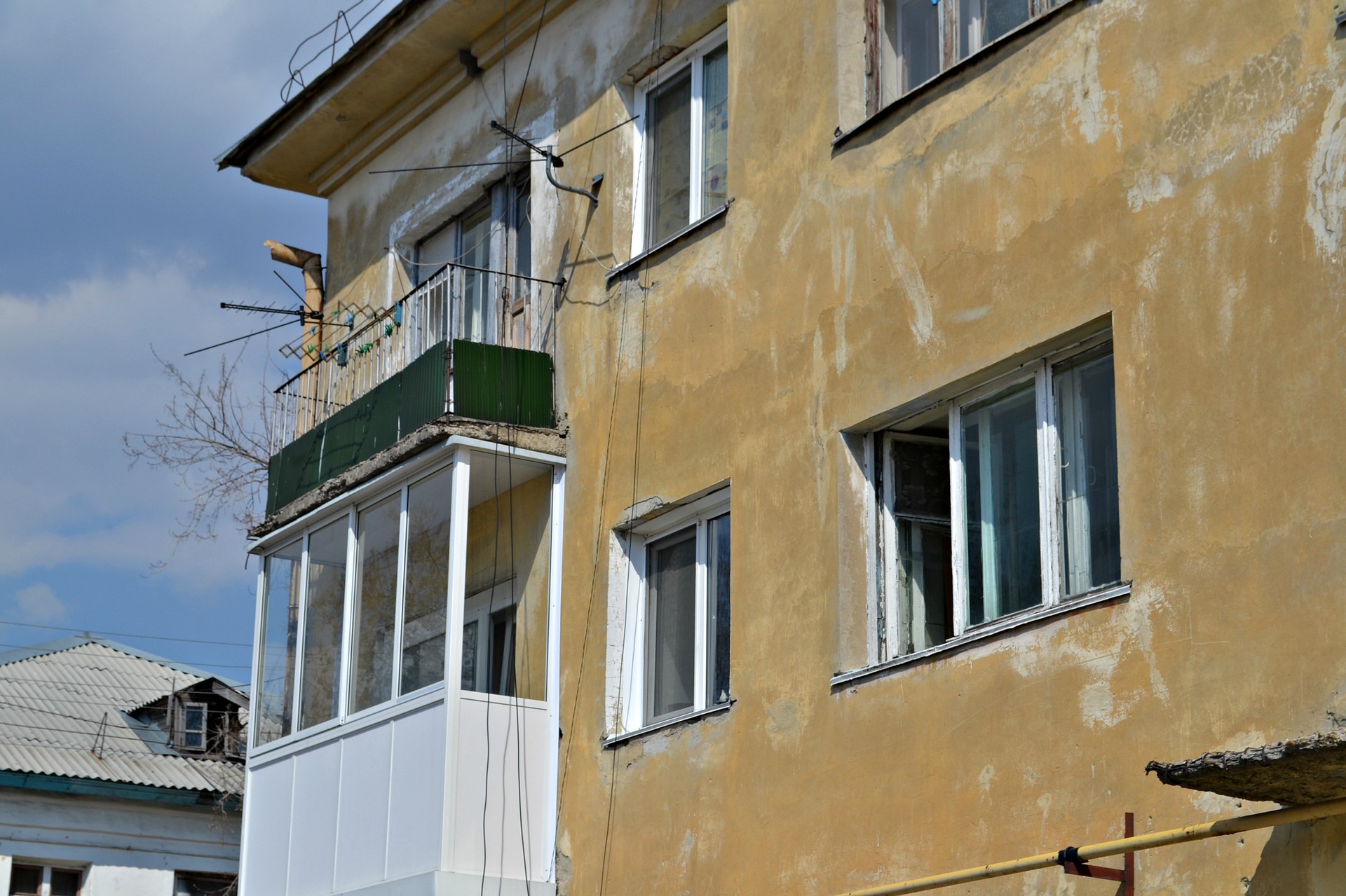 край. Алтайский, г. Новоалтайск, ул. Гагарина, д. 9-фасад здания