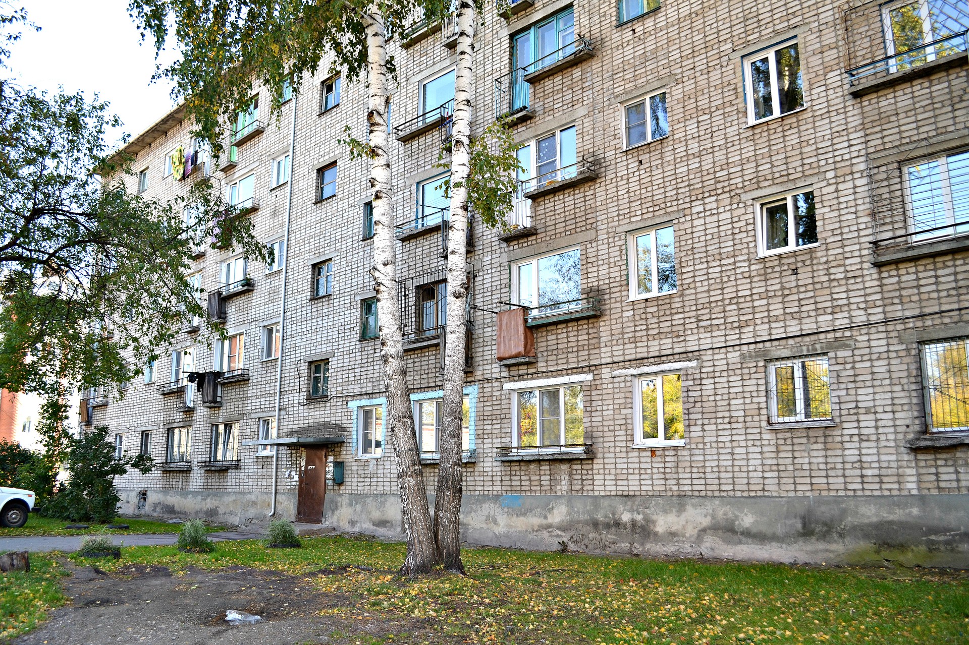 край. Алтайский, г. Новоалтайск, ул. Гагарина, д. 20-фасад здания