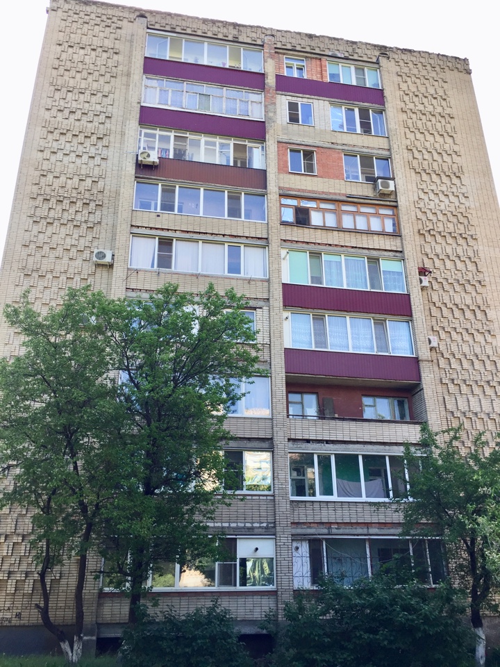 обл. Ростовская, г. Шахты, ул. Ворошилова, д. 29-фасад здания