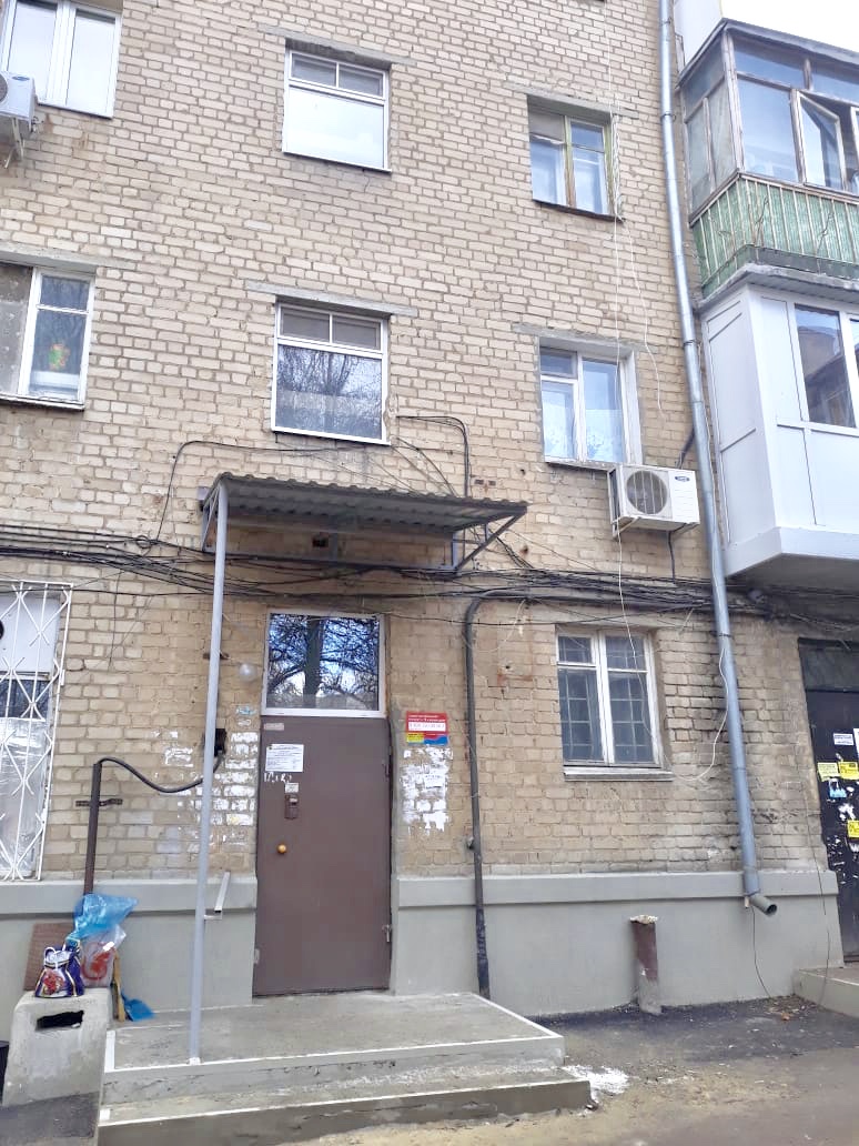 обл. Ростовская, г. Шахты, ул. Советская, д. 154-фасад здания