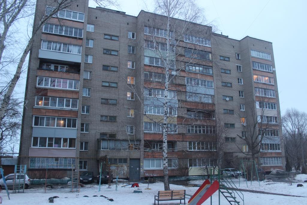 обл. Рязанская, г. Рязань, городок. Октябрьский, д. 32-фасад здания